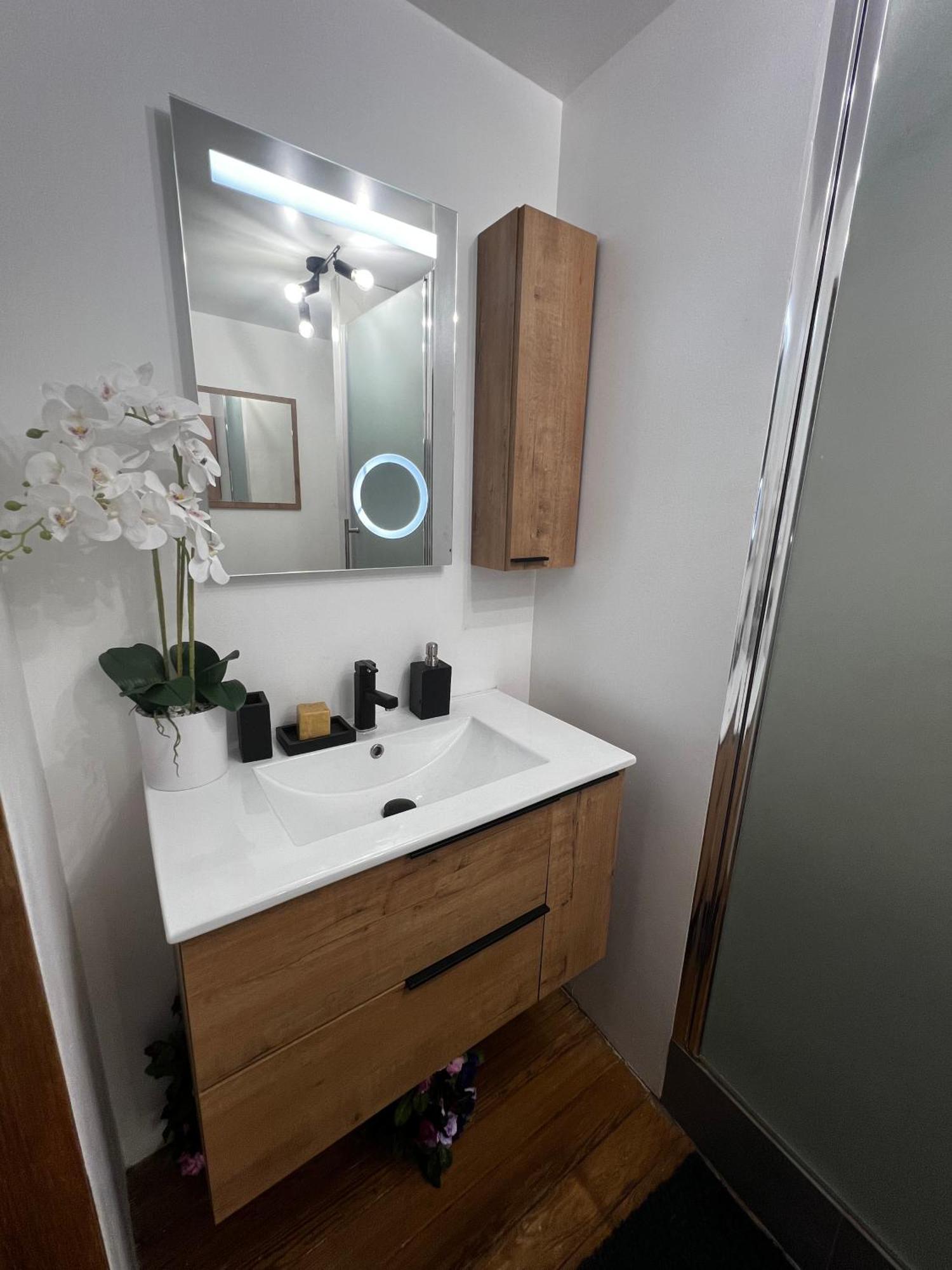 Appartement Moderne Et Chaleureux Briançon Buitenkant foto
